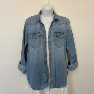 GAP Light Wash Demin Long Sleeve Shirt Women's M